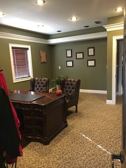 11590 McKinley Hwy, Osceola, IN à louer - Photo intérieure – Image 3 sur 26