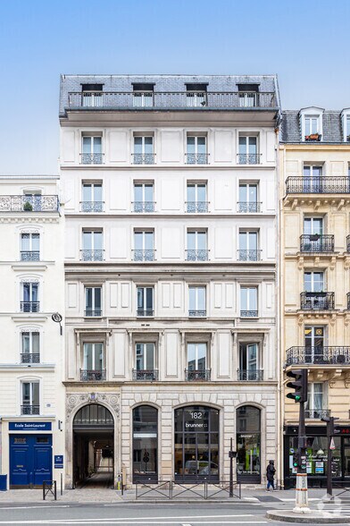 182 Rue La Fayette, Paris à louer - Photo de l’immeuble – Image 3 sur 5