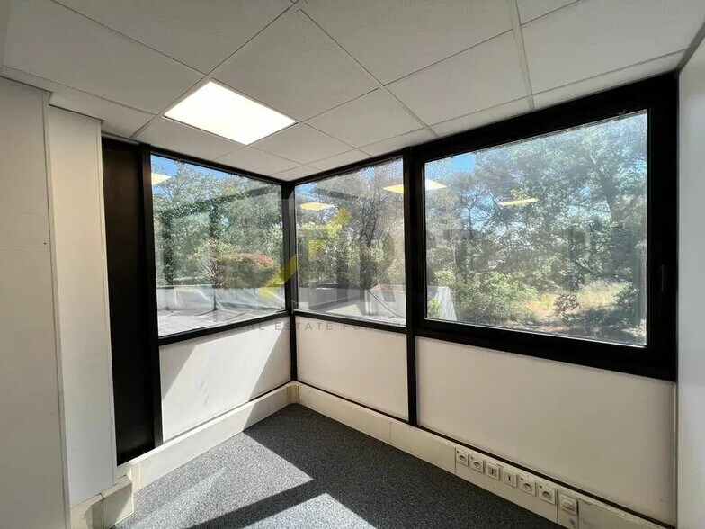 Bureau dans Valbonne à louer - Photo de l’immeuble – Image 2 sur 10