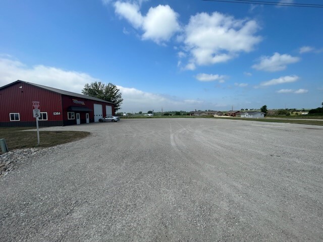 5364 Hutton Dr, Urbana, IA à louer - Photo de l’immeuble – Image 3 sur 10