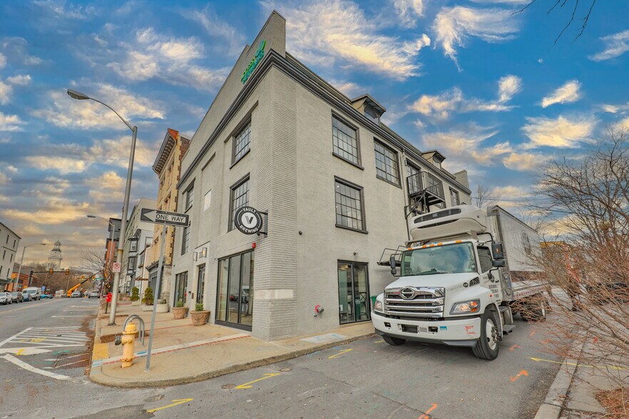 Martinez Portfolio portefeuille de 2 biens à vendre sur LoopNet.fr - Photo de l’immeuble – Image 2 sur 52