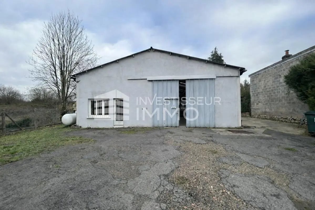 Local d'activités dans L'Isle-Adam à vendre Photo de l’immeuble– Image 1 sur 5