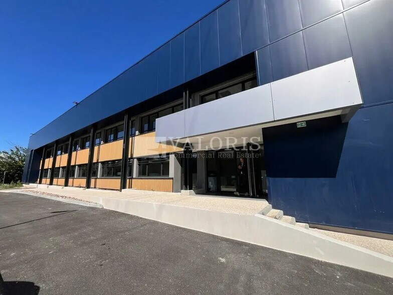 Industriel/Logistique dans Avignon à louer - Photo de l’immeuble – Image 2 sur 13