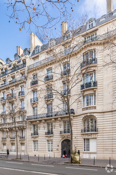 90 Avenue Niel, Paris à vendre - Photo de l’immeuble – Image 3 sur 3