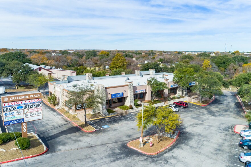 900 Round Rock Ave, Round Rock, TX à louer - Autre – Image 1 sur 15