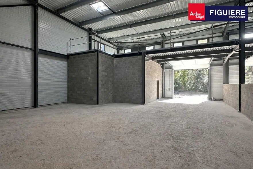 64 Avenue Du Pin Porte Rouge, Bouc-Bel-Air à vendre - Photo de l’immeuble – Image 2 sur 26