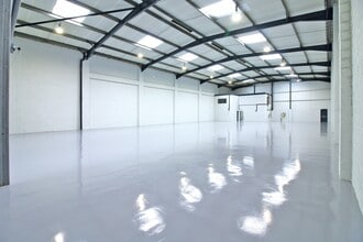 5-8 Cartwright Rd, Stevenage à louer Photo intérieure– Image 2 sur 2