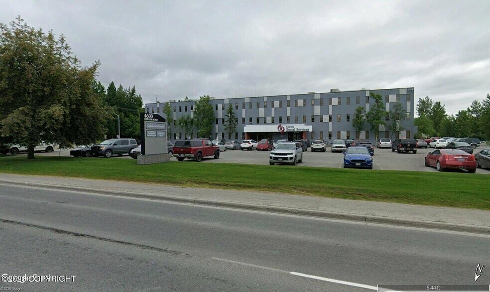 4600 Debarr Rd, Anchorage, AK à louer - Photo de l’immeuble – Image 2 sur 3