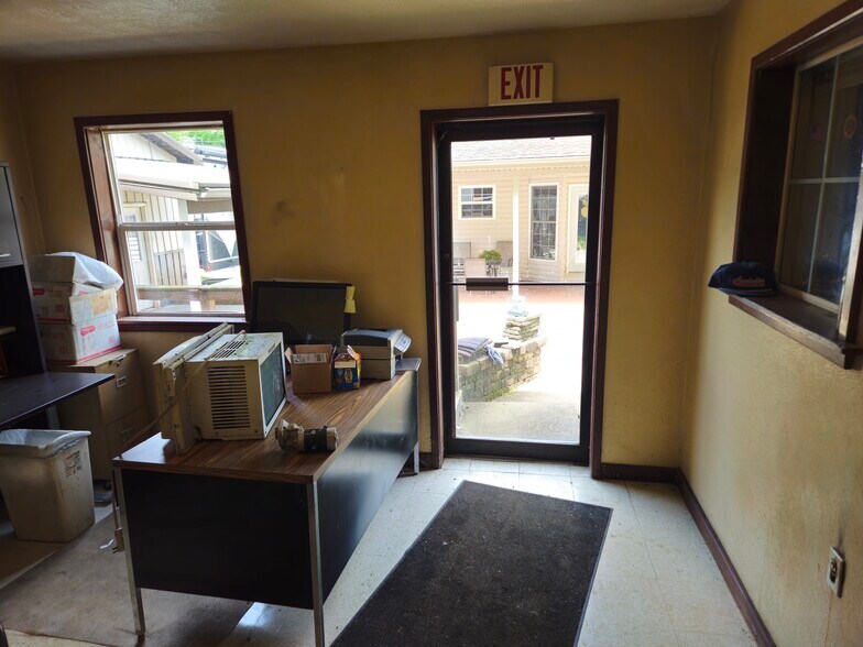 5393 Route 10, Salt Rock, WV à vendre - Photo intérieure – Image 3 sur 27