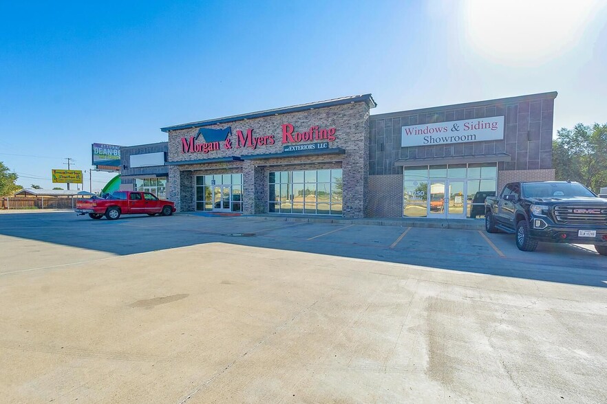 7845 Canyon Dr, Amarillo, TX à louer - Photo de l’immeuble – Image 1 sur 18