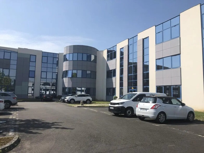 Bureau dans Saint-Grégoire à louer - Photo de l’immeuble – Image 2 sur 4