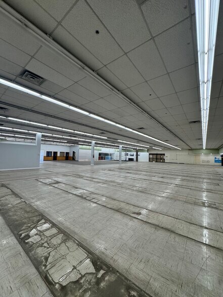 880 Shiloh Ct, Redding, CA à vendre - Photo de l’immeuble – Image 2 sur 6