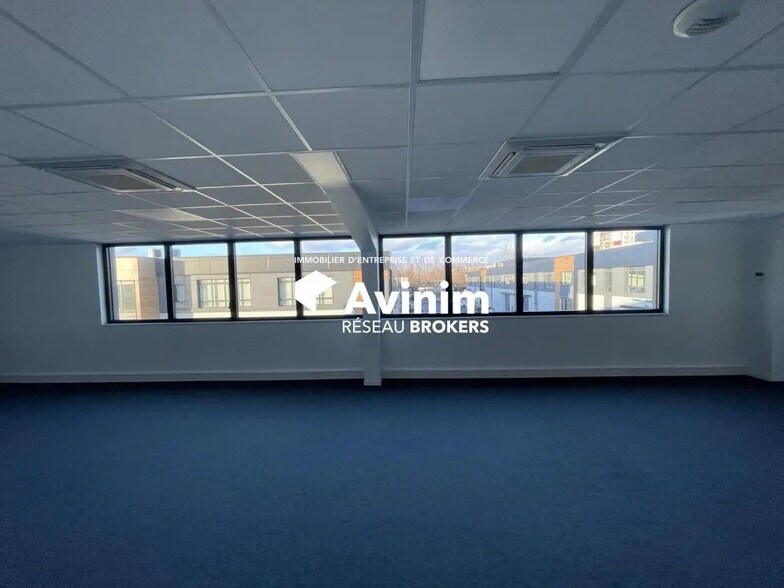 Industriel/Logistique dans Villeneuve-la-Garenne à louer - Photo intérieure – Image 3 sur 4