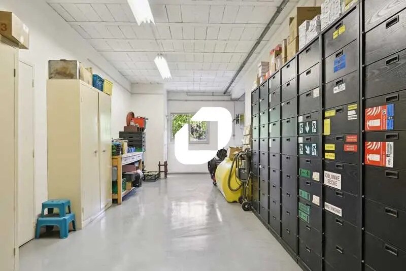 Local d'activités dans Viry-Châtillon à vendre - Photo de l’immeuble – Image 2 sur 14