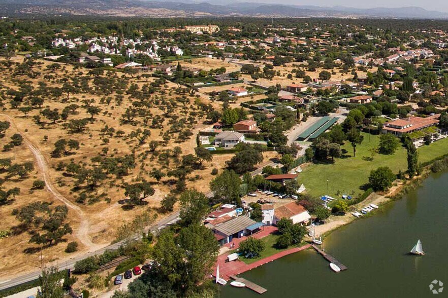 Urbanización Serranillos Playa Sc, 26, San Román de los Montes, Toledo à vendre - Photo de l’immeuble – Image 2 sur 4