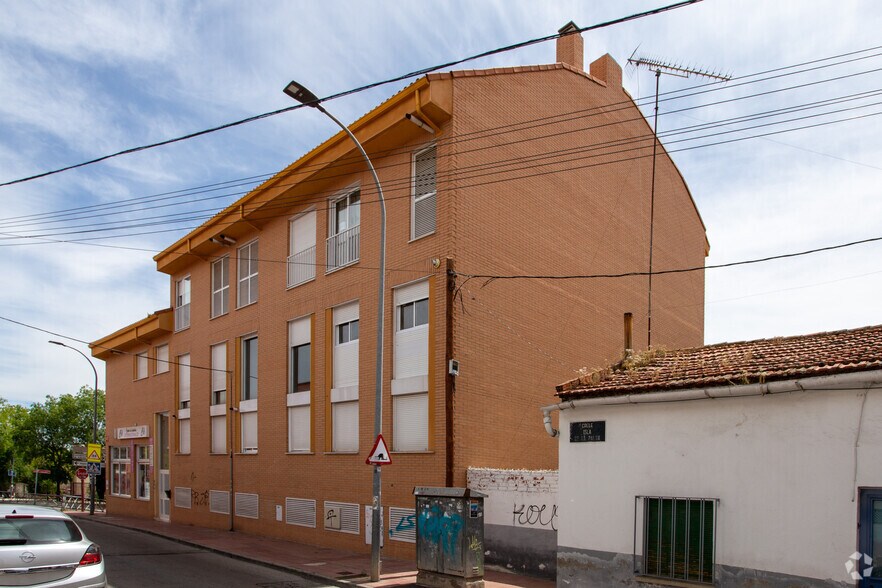 Local commercial dans San Sebastián de los Reyes, Madrid à louer - Photo de l’immeuble – Image 2 sur 2