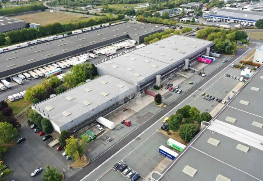 Industriel/Logistique dans Lieusaint à louer - Photo de l’immeuble – Image 3 sur 6