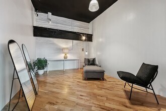 202B Plymouth St, Brooklyn, NY à louer Photo intérieure– Image 2 sur 4