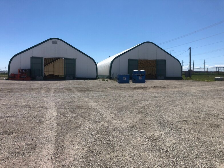 9720 68 St SE, Calgary, AB à louer - Photo de l’immeuble – Image 2 sur 2