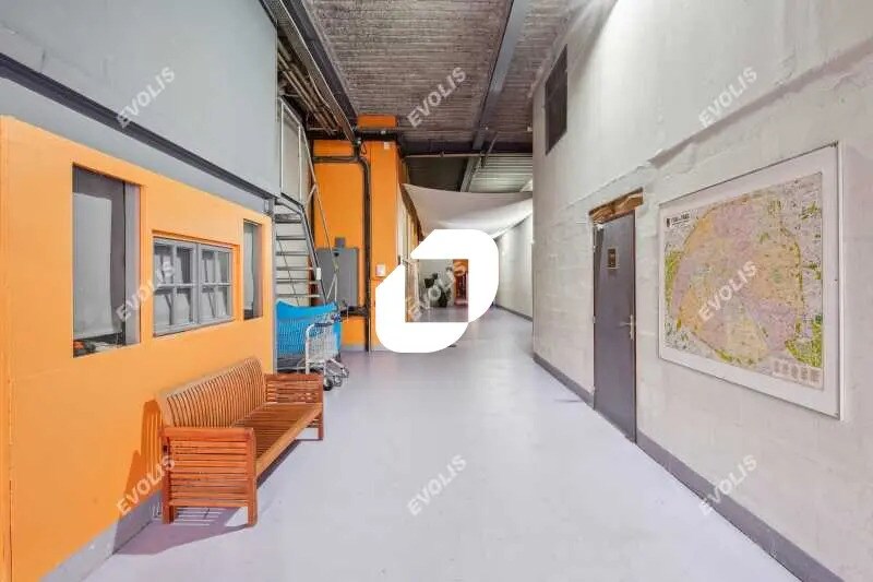 Local d'activités dans Ivry-sur-Seine à vendre - Photo de l’immeuble – Image 1 sur 11