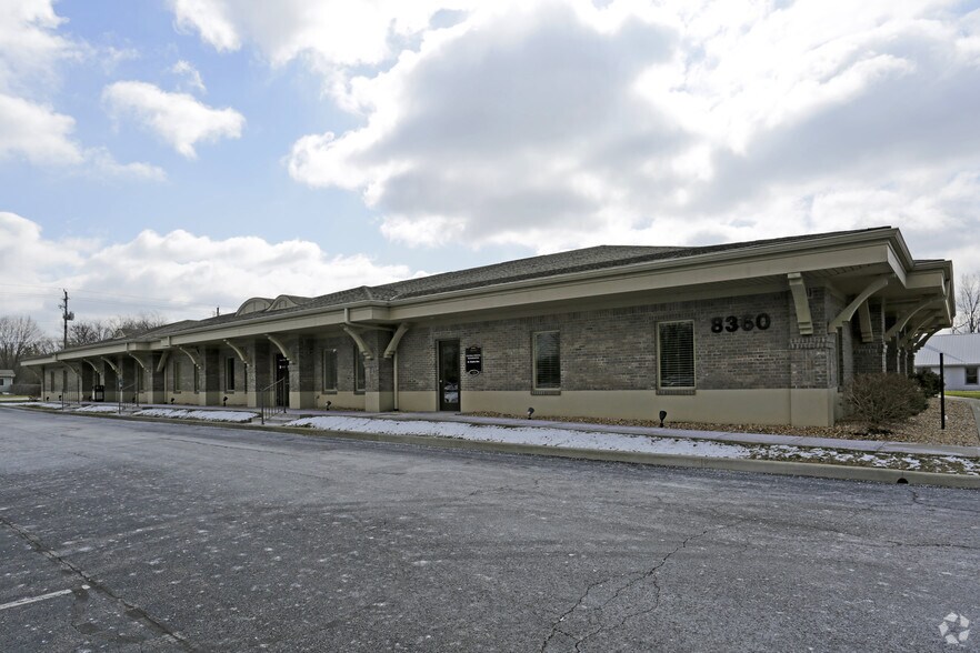8360 S Emerson Ave, Indianapolis, IN à louer - Photo de l’immeuble – Image 3 sur 7