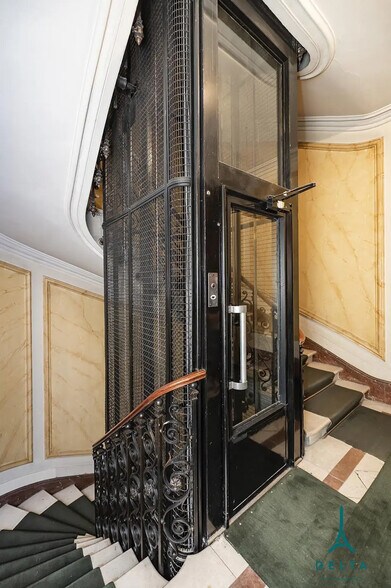 Bureau dans Paris à vendre - Photo de l’immeuble – Image 2 sur 7