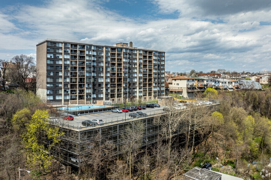 9060 Palisade Ave, North Bergen, NJ à louer - Photo de l’immeuble – Image 2 sur 18