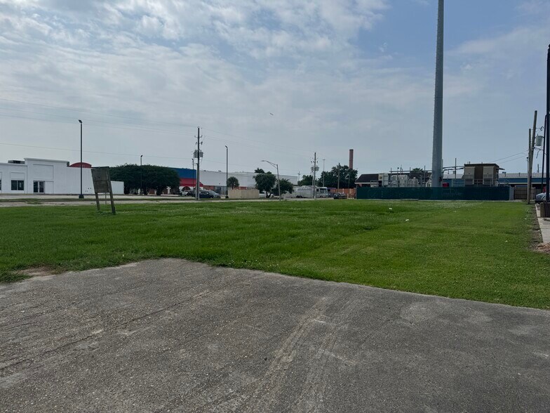 8356 W Judge Perez Dr, Chalmette, LA à vendre - Autre – Image 2 sur 22