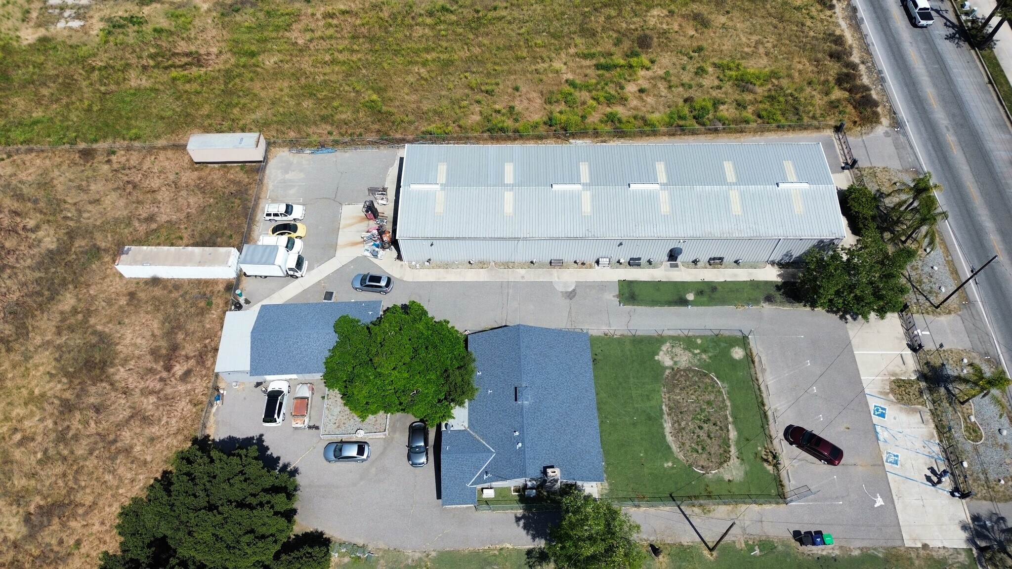 2230 W Menlo Ave, Hemet, CA à vendre Photo principale– Image 1 sur 18