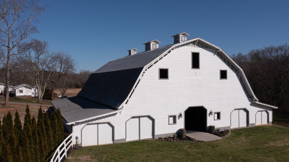 732 Crowe Dairy Rd, Forest City, NC à vendre - Photo de l’immeuble – Image 2 sur 35