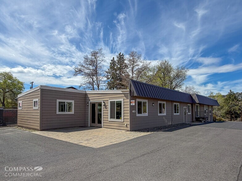 2524 NE Division St, Bend, OR à louer - Photo principale – Image 1 sur 3