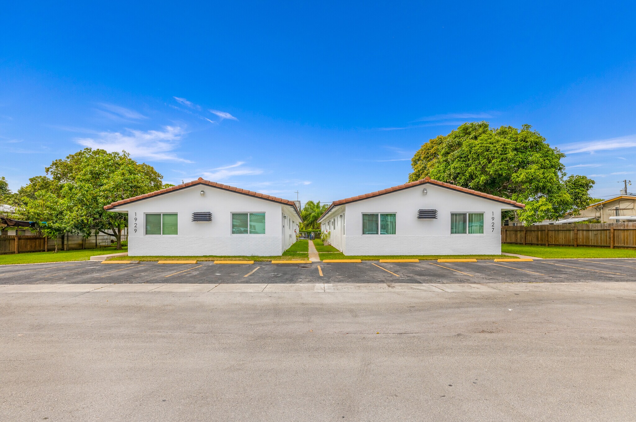 1927- 1929 Roosevelt st, Hollywood, FL à vendre Photo de l’immeuble– Image 1 sur 28