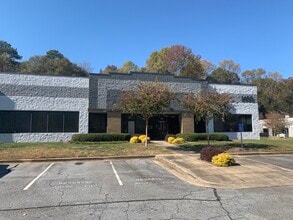 3800 Camp Creek Pky SW, Atlanta, GA à louer Photo de l’immeuble– Image 1 sur 1
