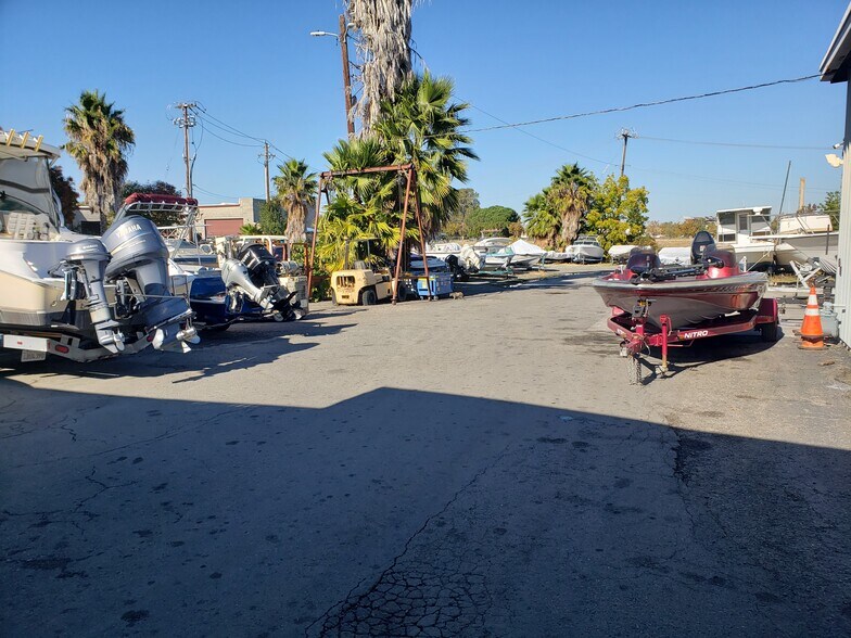 1600 W 10th St, Antioch, CA à vendre - Photo de l’immeuble – Image 3 sur 7