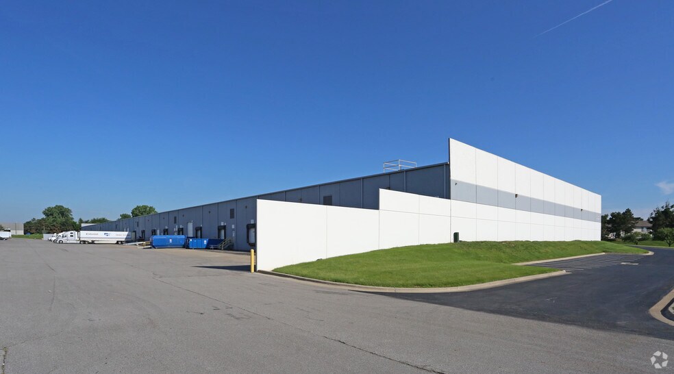 3800-3890 Twin Creeks Dr, Columbus, OH à louer - Photo de l’immeuble – Image 3 sur 3