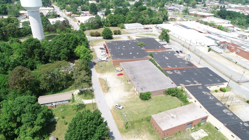 1332 Potts Ave, High Point, NC à louer - Photo de l’immeuble – Image 3 sur 8