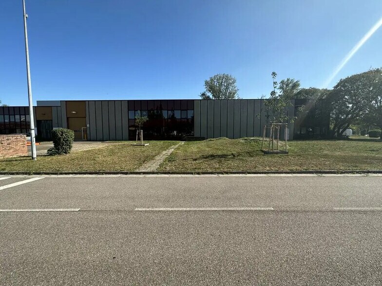 Local d’activités dans Lingolsheim à louer - Photo de l’immeuble – Image 1 sur 7