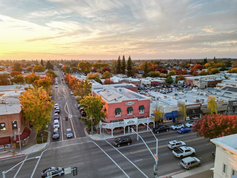 456 Clovis Ave, Clovis, CA à louer - Photo de l’immeuble – Image 2 sur 8