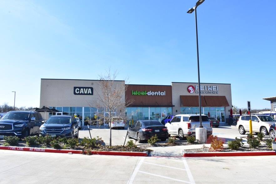 265 NW John Jones Dr, Burleson, TX à vendre - Photo de l’immeuble – Image 2 sur 10