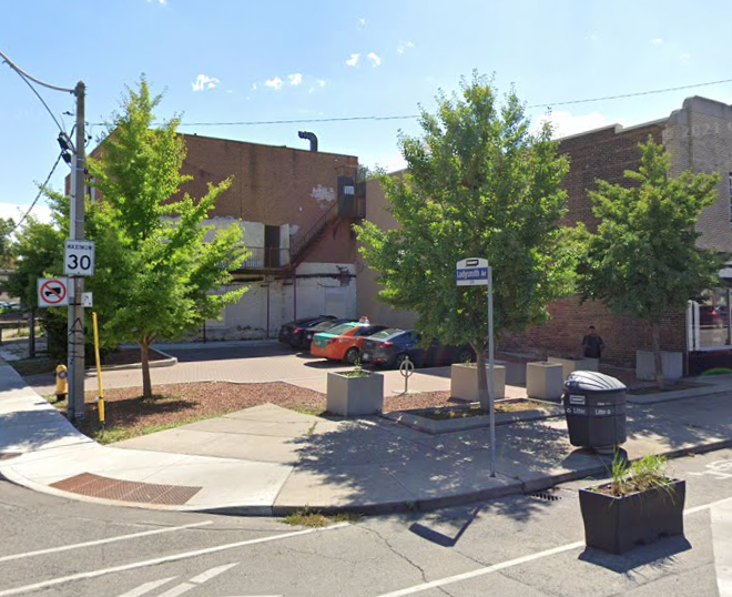 1219 Danforth Av, Toronto, ON à vendre Photo de l’immeuble– Image 1 sur 2