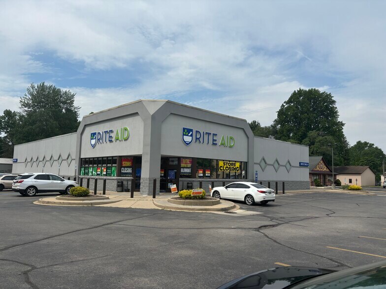 105 W Airport Hwy, Swanton, OH à louer - Photo principale – Image 1 sur 1