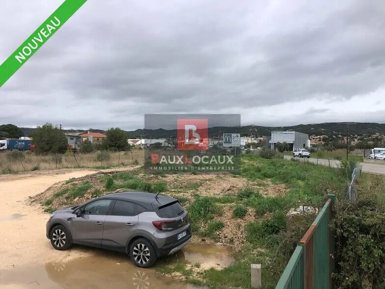 Terrain dans La Fare-les-Oliviers à louer - Photo de l’immeuble – Image 2 sur 3