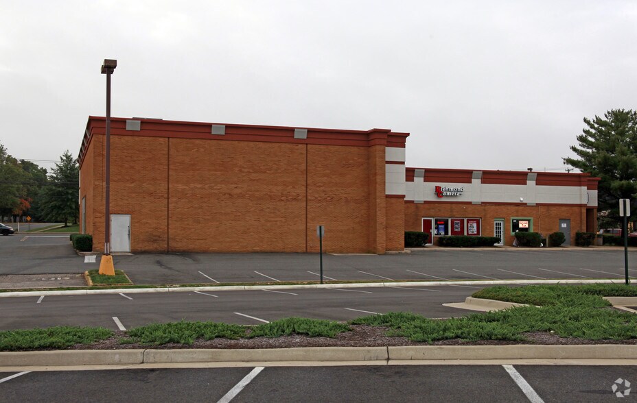 2003-2051 Plank Rd, Fredericksburg, VA à louer - Photo de l’immeuble – Image 2 sur 6