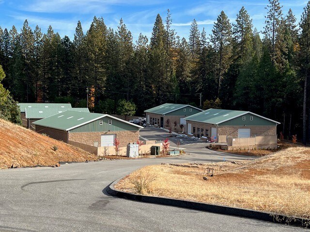 12836 Greenhorn, Grass Valley, CA à louer - Photo de l’immeuble – Image 2 sur 6