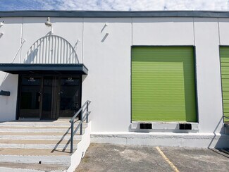 Plus de détails pour 104-142 S Collins St, Arlington, TX - Industriel/Logistique à louer