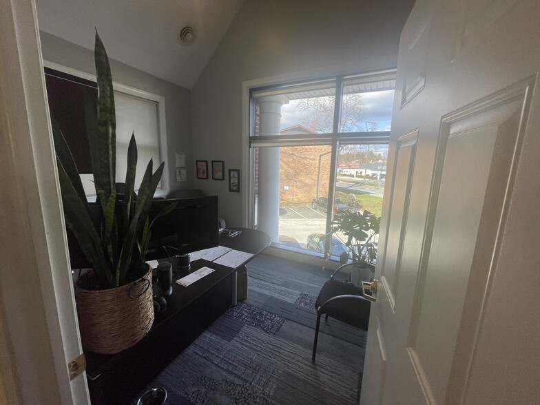 1314 W Chester Pike, West Chester, PA à vendre - Photo de l’immeuble – Image 2 sur 4