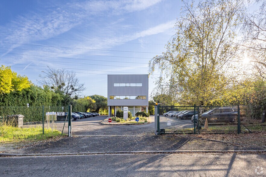15 Avenue Des Mondaults, Floirac à louer - Photo principale – Image 1 sur 2