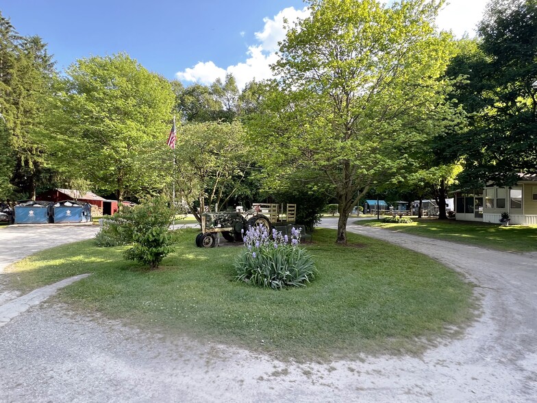 8664 Yawberg Rd, Whitehouse, OH à vendre - Photo de l’immeuble – Image 2 sur 3