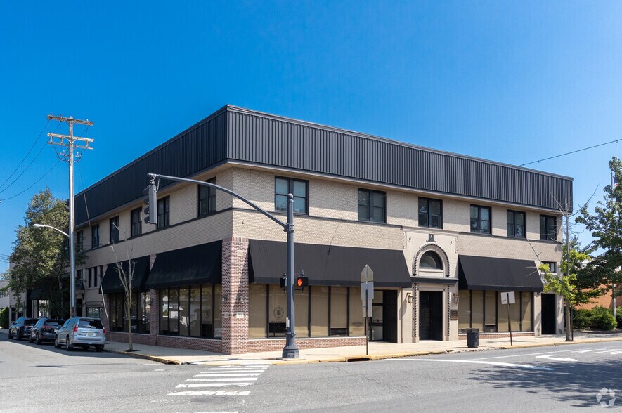 1 Harding Rd, Red Bank, NJ à louer - Photo principale – Image 1 sur 9
