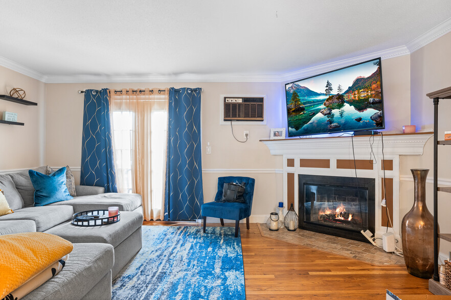 895 Hamilton Ave, Waterbury, CT à vendre - Photo de l’immeuble – Image 3 sur 28